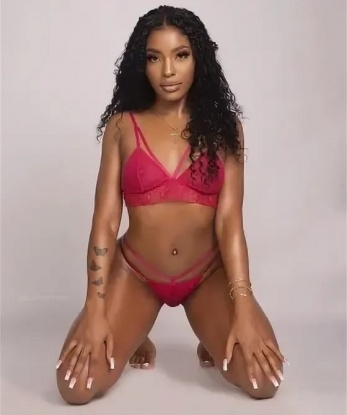 У меня есть много возможностей для тебя - от классического массажа и эротического танца до разнообразных эротических игр. Я гарантирую конфиденциальность и полную безопасность. Отзывы моих клиентов говорят сами за себя - они в восторге от моих услуг! Убедись в этом сам, посмотрев мои фото. Жду тебя в Москве для незабываемых встреч и приятных моментов! 😉🌹💋 #Москва #Москвы #вМоскве 10300, 23 года